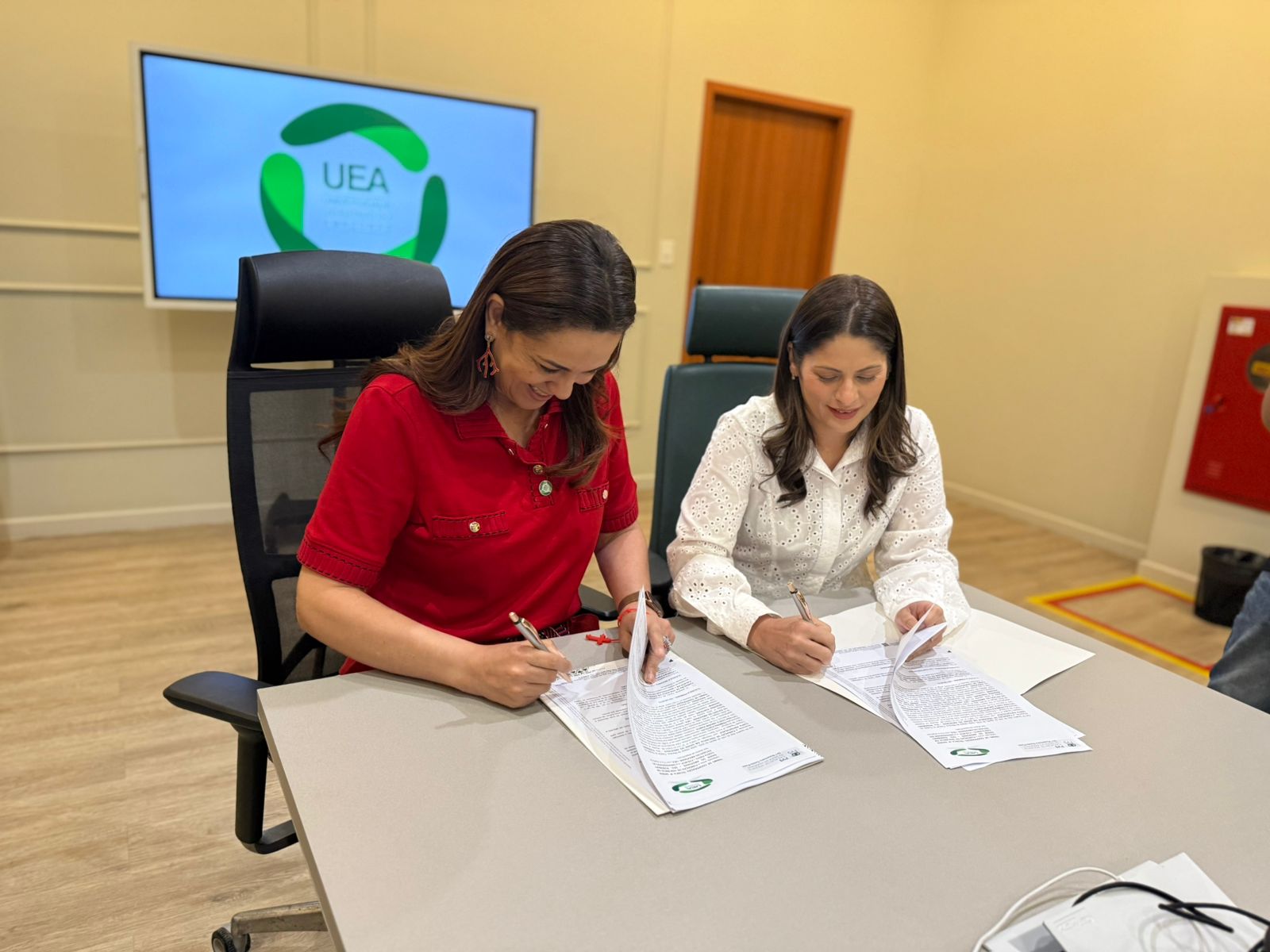 FVS-RCP e UEA firmam cooperação para pesquisa e inovação em saúde