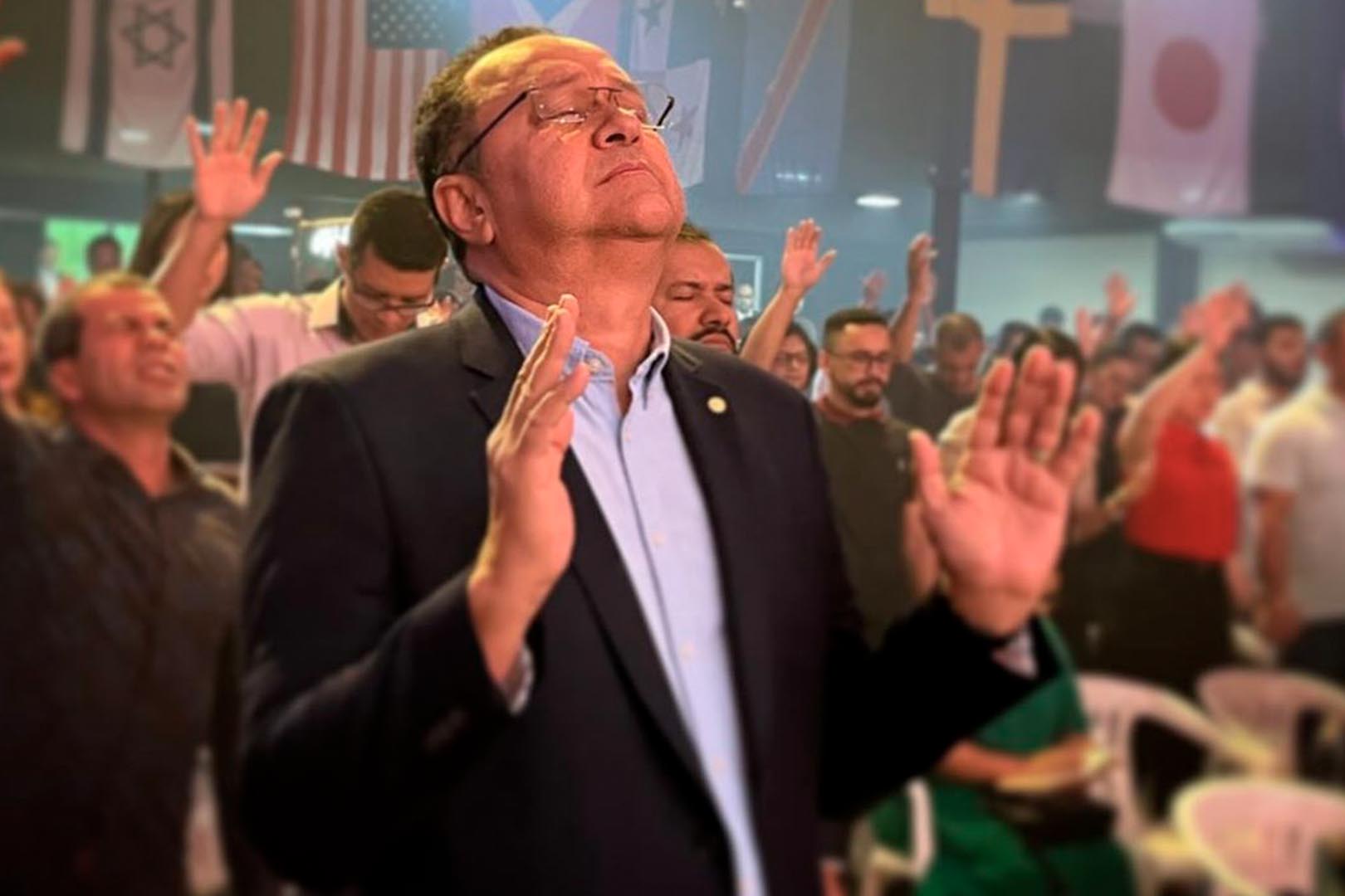 Silas Câmara passa por cirurgia de emergência em São Paulo