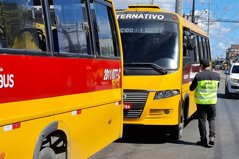 Renato Junior sanciona lei que garante subsídio para o transporte complementar de Manaus