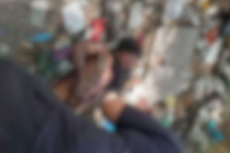 Homem é encontrado morto com ferimento no pescoço em área de mata em Manaus