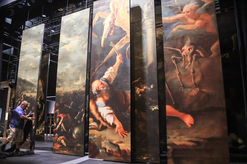 Montagem inédita de ‘Salvator Rosa’ aposta em cenografia imersiva no Teatro Amazonas
