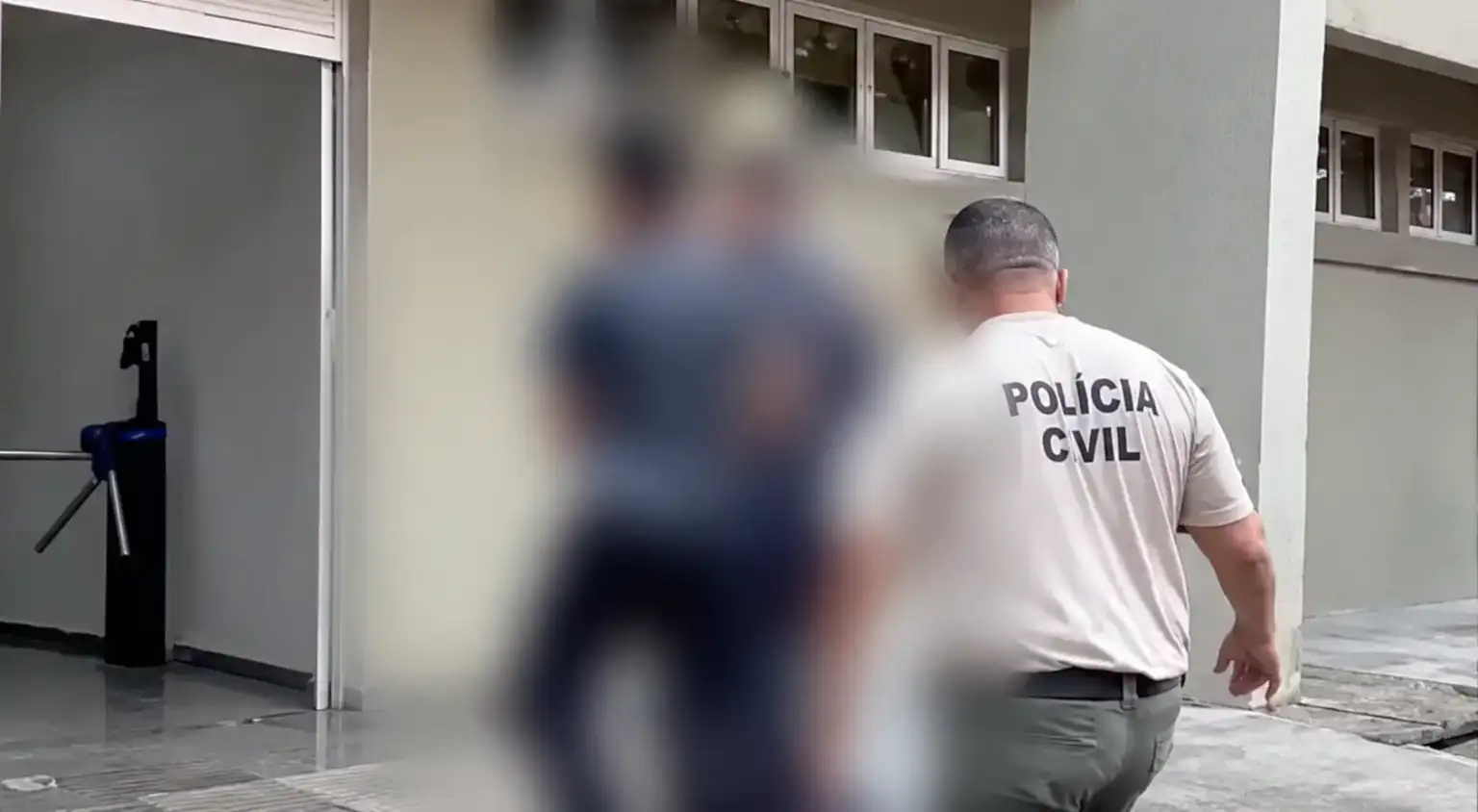 Vídeo: investigado do ES é preso em Manaus com imagens de abuso infantil