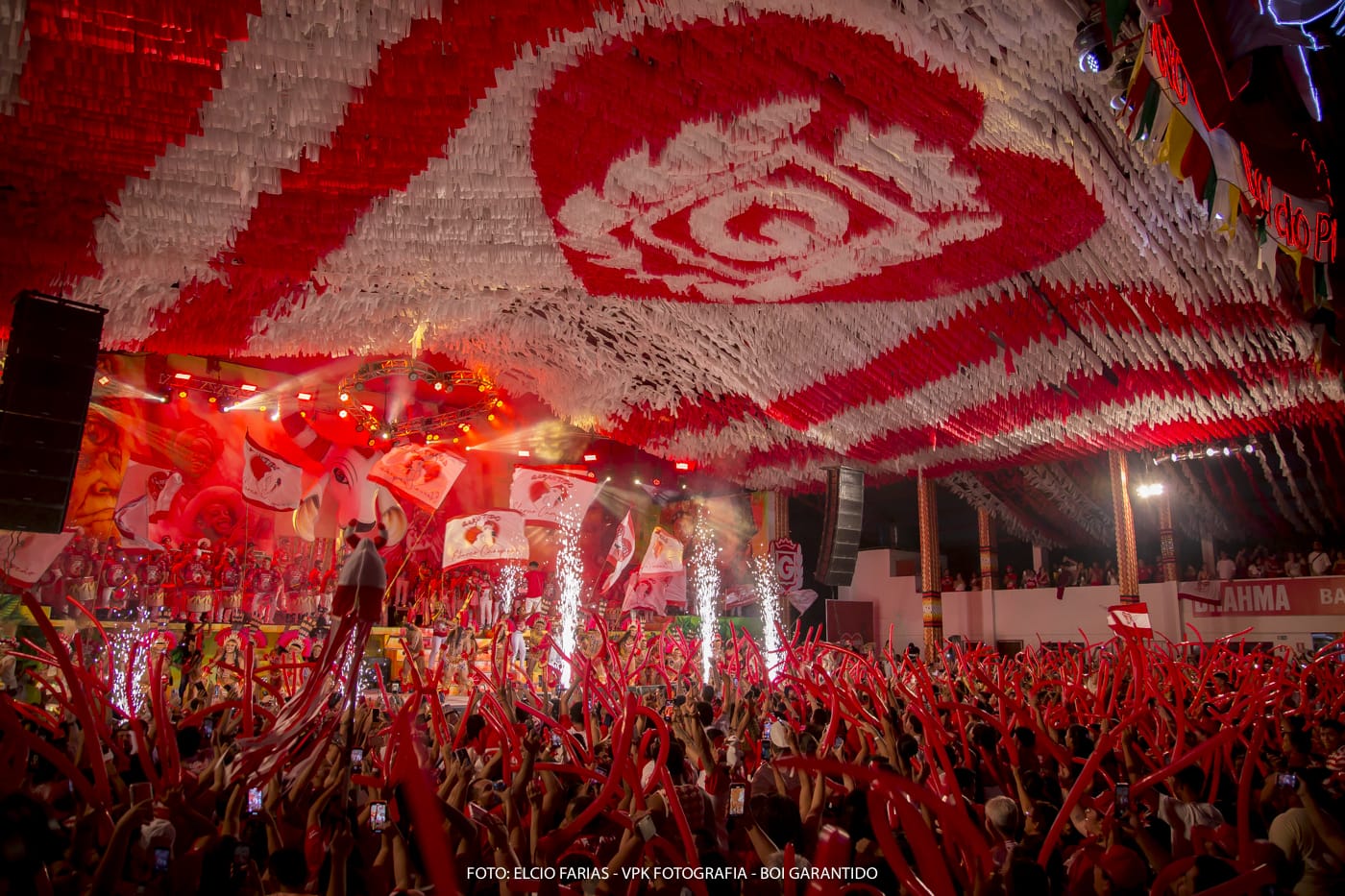 Garantido reúne itens oficiais no Pré-Réveillon vermelho e branco neste sábado em Parintins