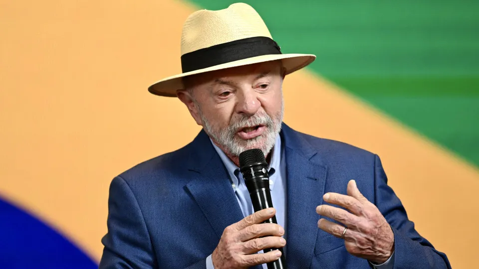 Lula diz que soberania não pode ficar no 'discurso' e defende mais investimentos em defesa
