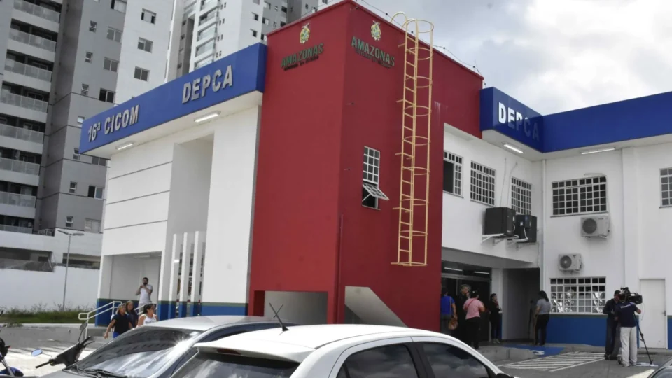 Radialista condenado por estupro de adolescente é preso em Manaus