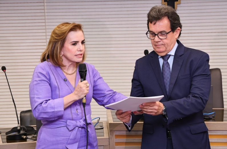 TCE-AM entrega à Justiça Eleitoral a lista de gestores com contas reprovadas