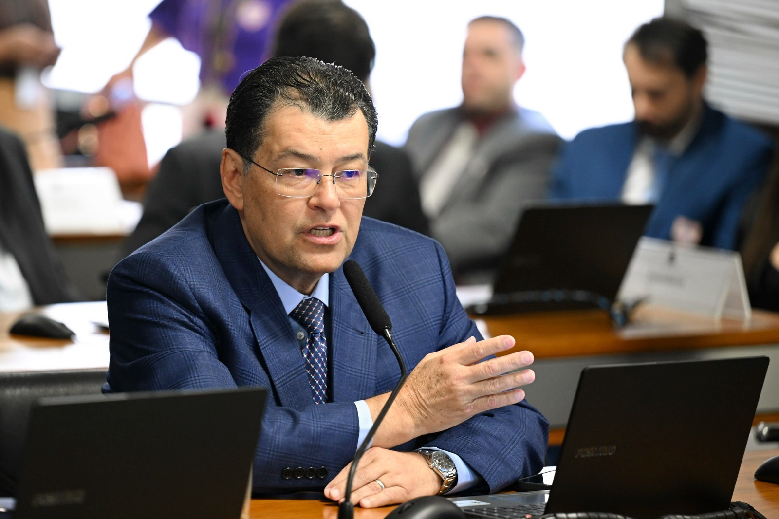 Eduardo Braga cobra soluções para travessia do Careiro e fiscalização contra acidentes no Rio Madeira