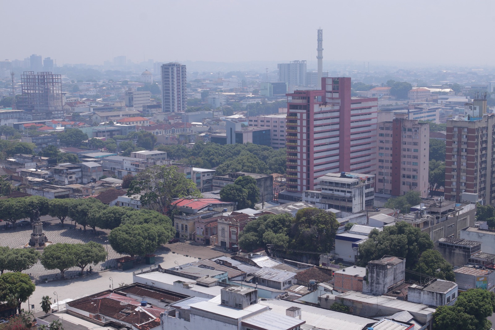 Manaus registra qualidade do ar ruim e péssima por fumaça de queimadas