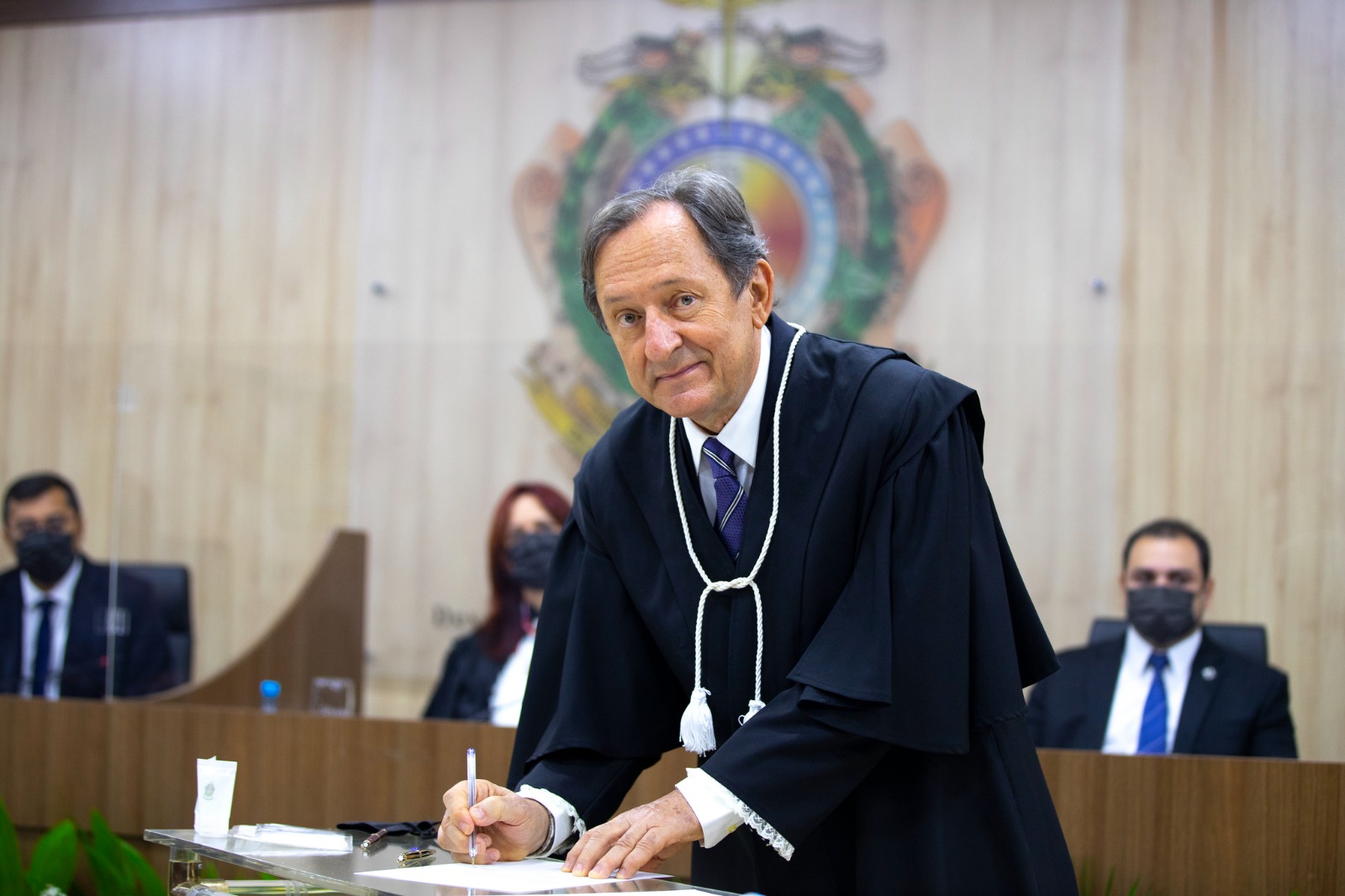 A dois anos da aposentadoria, Bandiera apresenta memorial e busca Vice-Presidência do TJAM