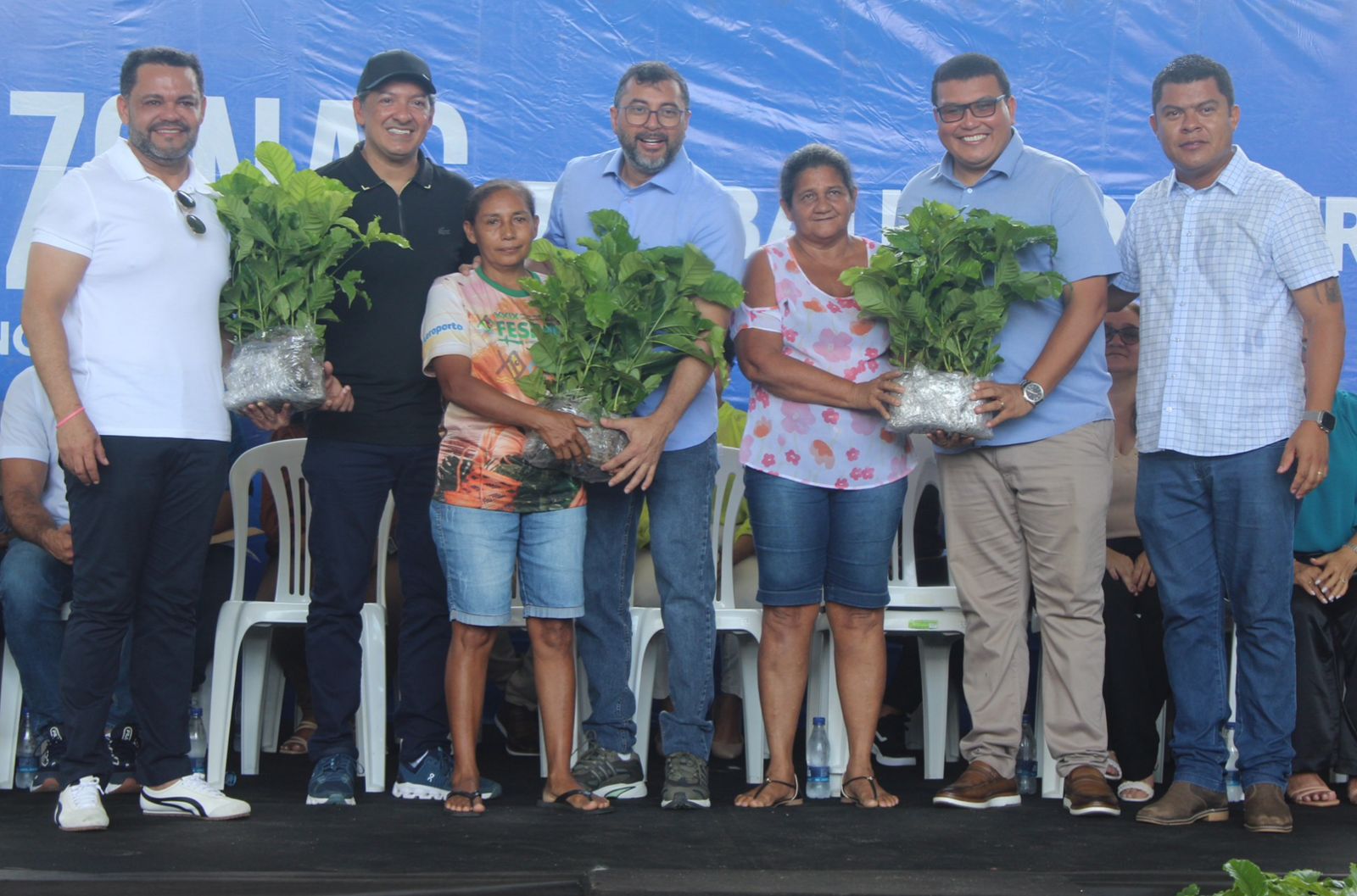 Em Barcelos, Sepror beneficia produtores rurais com entregas de insumos e implementos agrícolas