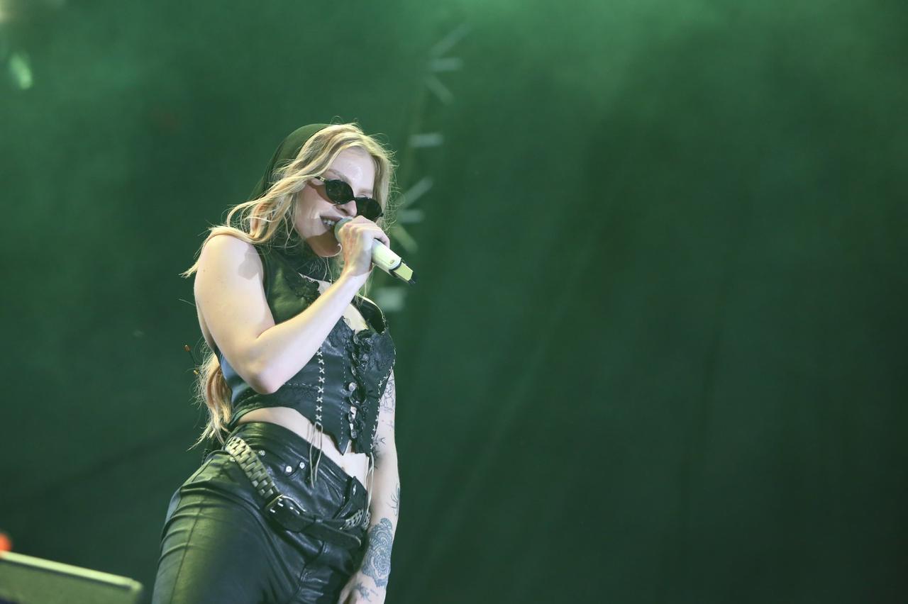 Luísa Sonza traz repertórios de sucessos na primeira noite do ‘Manaus Passo a Paço 2024’