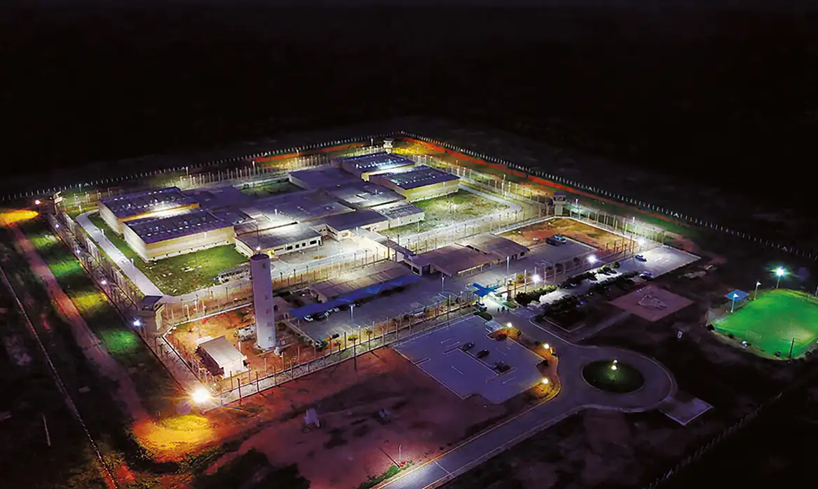 Detentos ligados ao CV escapam de prisão de segurança máxima