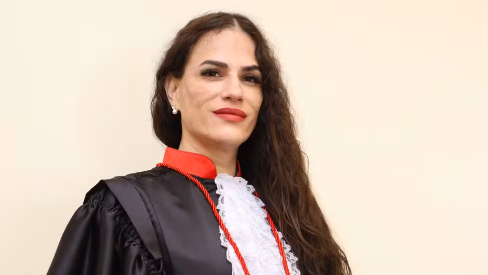 Fabi Pilate toma posse como primeira promotora trans do Brasil no AM