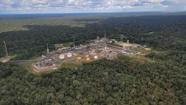 Governador assina concessões que viabilizam investimento de US$ 500 milhões da Petrobras em Urucu