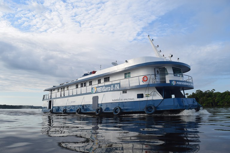 INSS retoma uso de barco para atender ribeirinhos em 10 cidades do AM