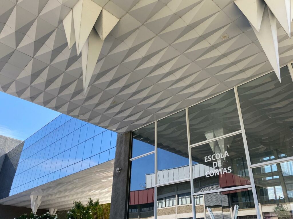 ECP-AM inicia curso sobre licitações sustentáveis e plano de logística sustentável