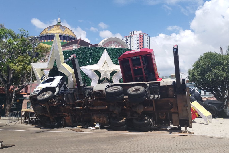 Iphan pede paralisação de montagem de árvore de Natal no Largo de São Sebastião