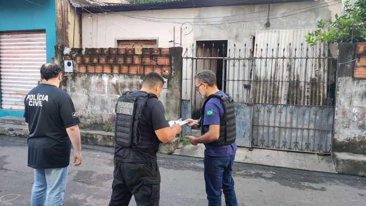 Grávida é executada com cerca de 10 tiros dentro de casa em Manaus