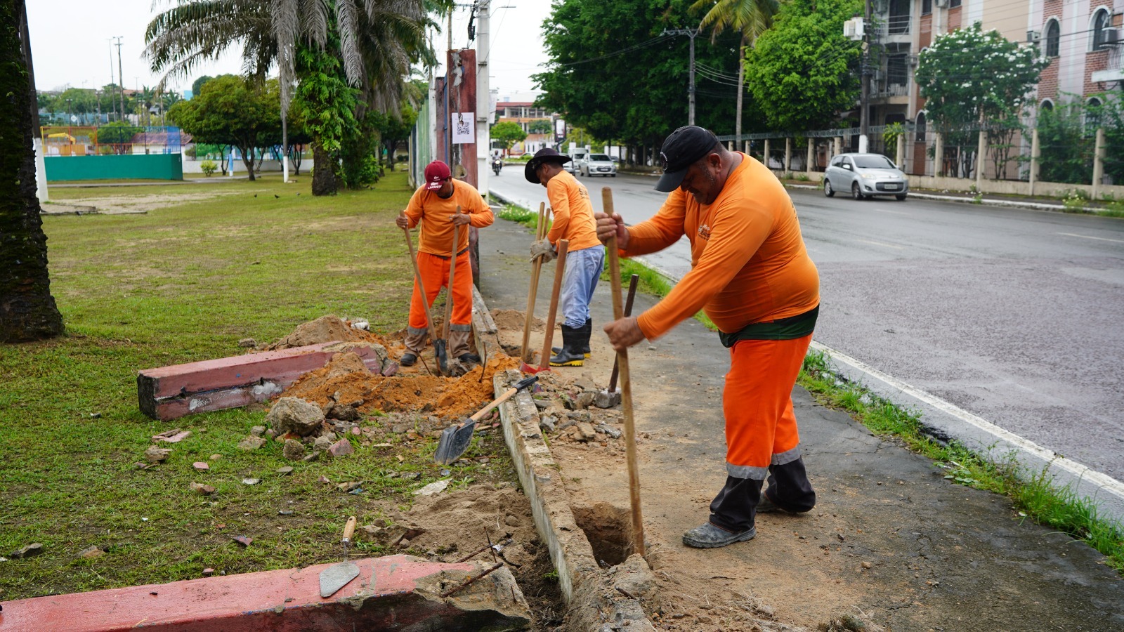 Prefeitura de Manaus intensifica os serviços de infraestrutura no CSU do Parque 10