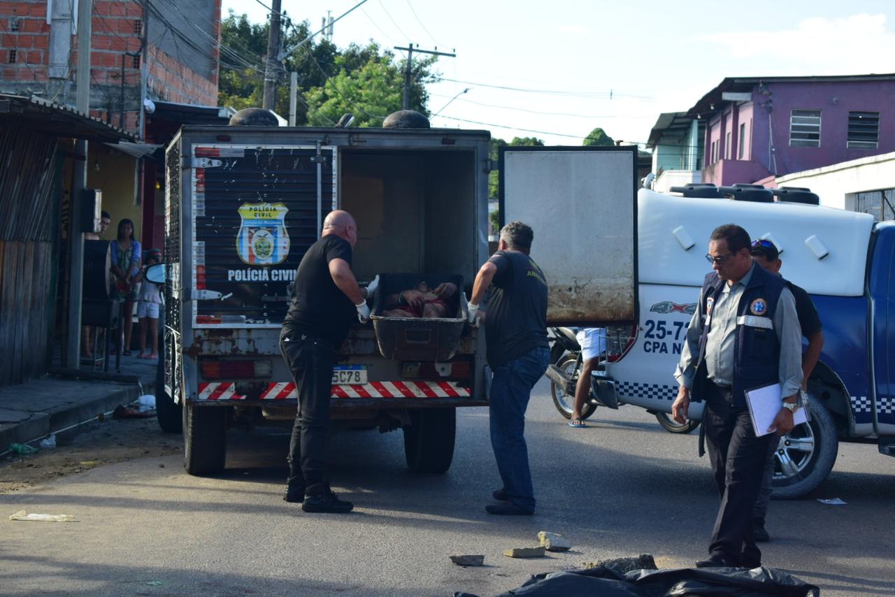 Vídeos: Suspeito de furtos é espancado até a morte em Manaus