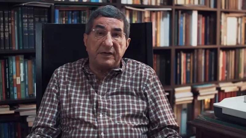 Escritor Márcio Souza é homenageado em mostra bibliográfica