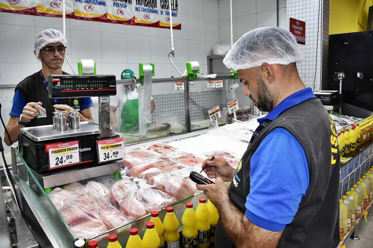 Supermercado é notificado por irregularidades na pesagem de produtos