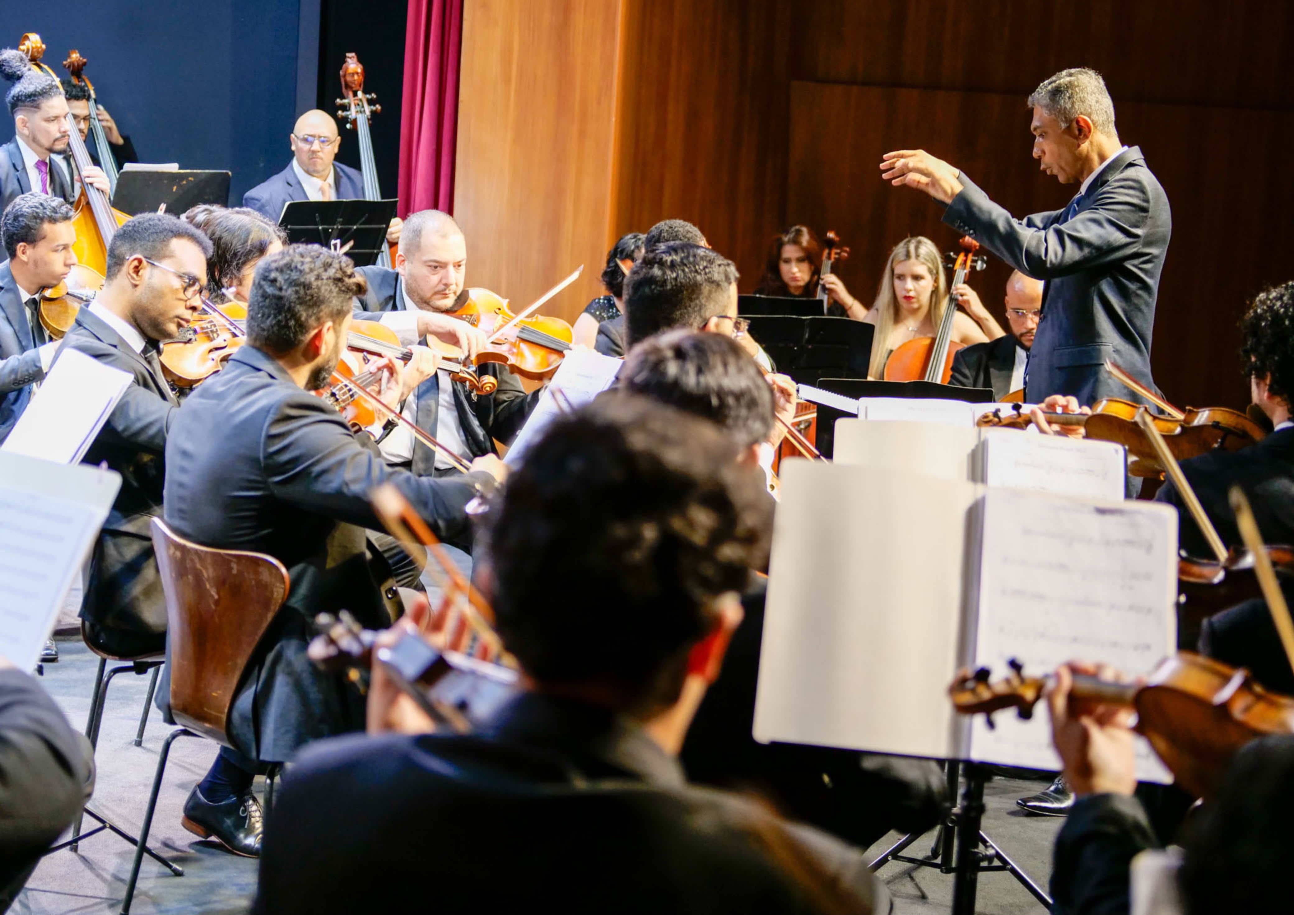 Orquestra Sinfônica da Amazônia leva repertório de Bach ao Teatro ICBEU