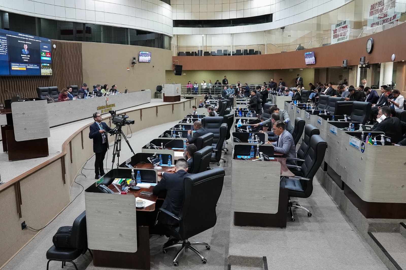 Vereadores de Manaus aprovam proibição que já existe na legislação federal