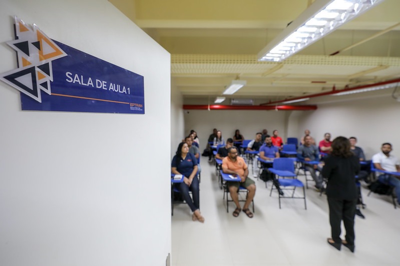 Escola Pública de Trânsito oferece 1.180 vagas para cursos em novembro