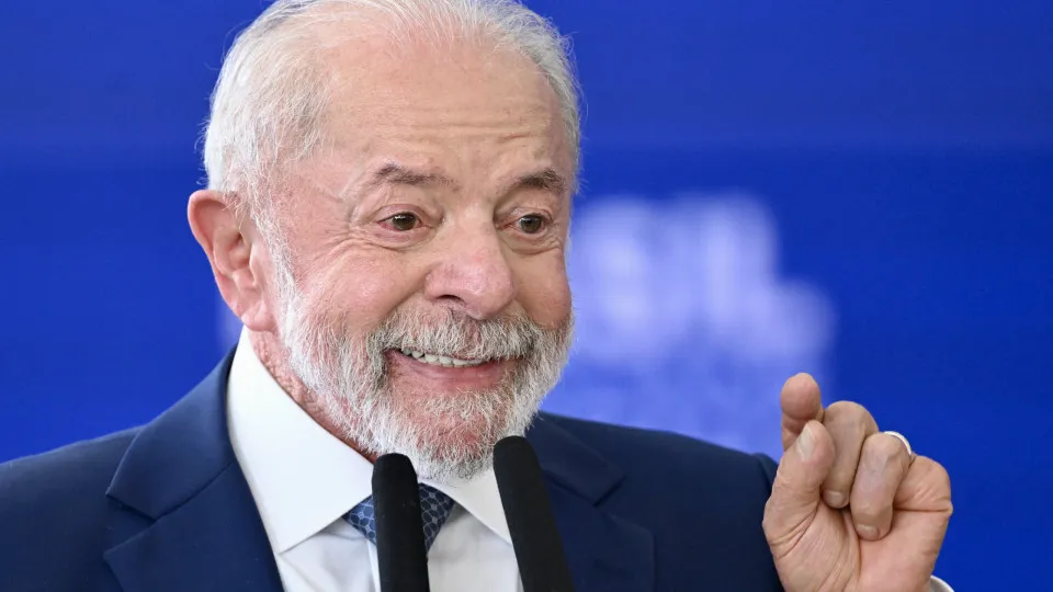 Lula diz que votar na família Bolsonaro é votar em Vorcaro e em 'quadrilha que assaltou' o INSS