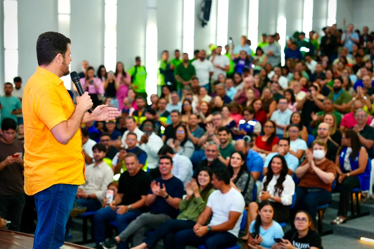 Prefeitura de Manaus anuncia antecipação da primeira parcela do 13º salário dos servidores