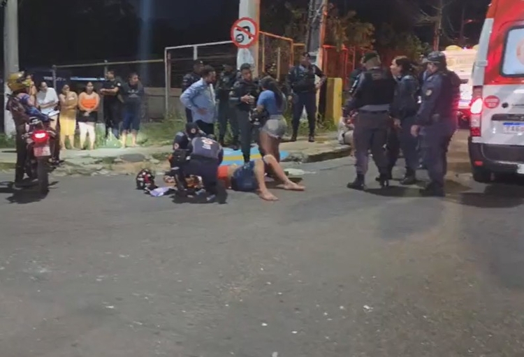 Torcedores do Vasco atropelam e agridem motociclista na Avenida das Torres