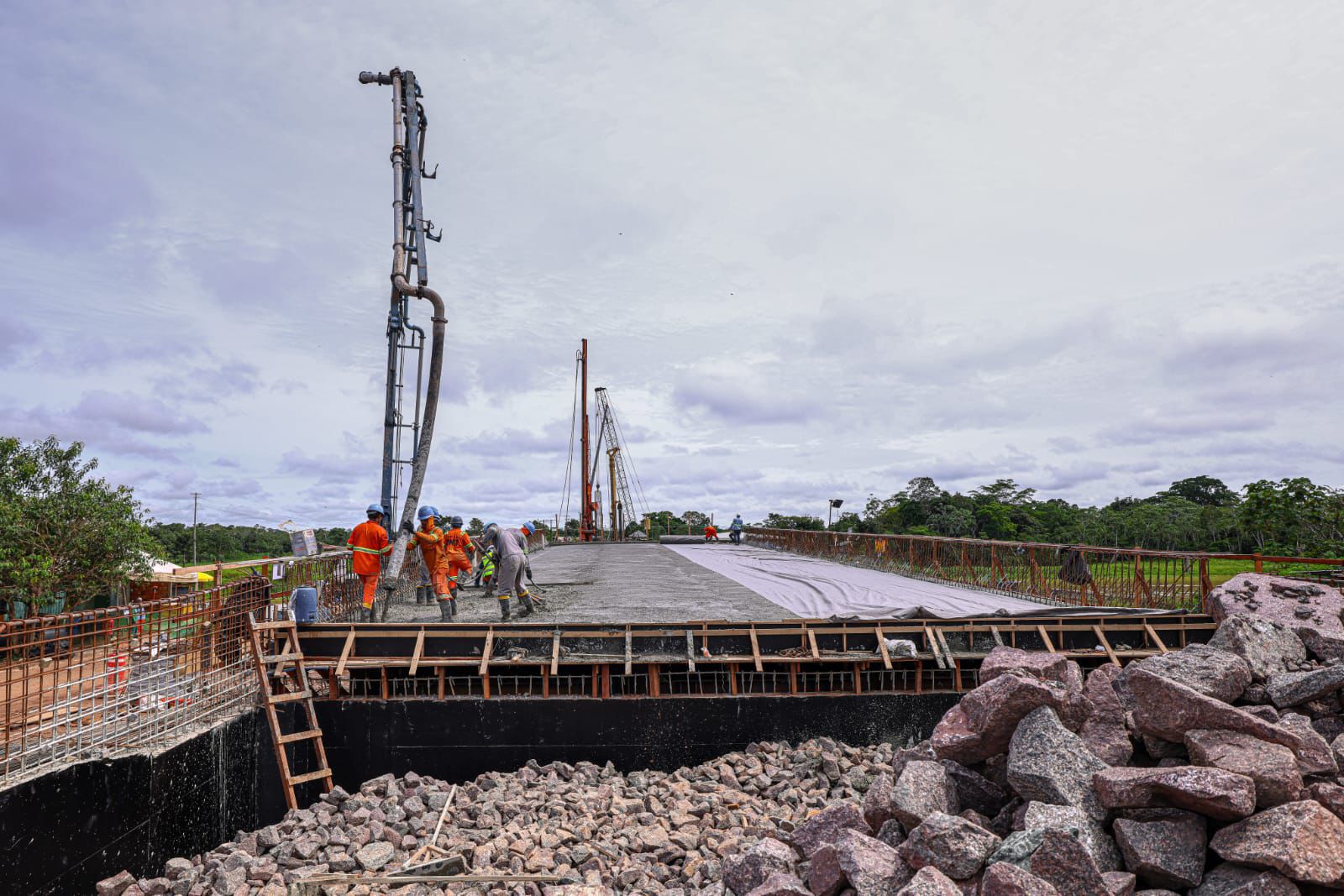Nova ponte sobre o rio Autaz Mirim na BR-319 será entregue em março de 2026
