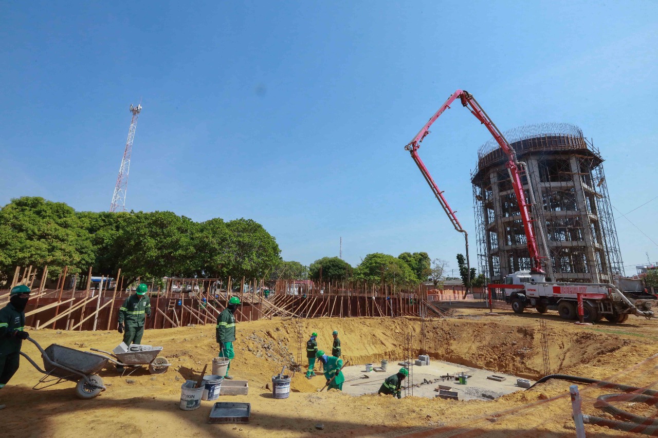 Governo do Amazonas amplia investimentos em  infraestrutura em Parintins