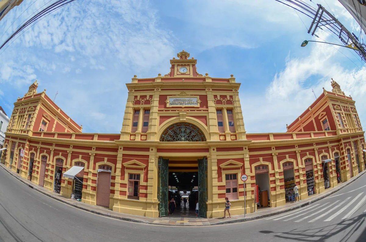 Internet gratuita é disponibilizada no mercado Adolpho Lisboa em Manaus