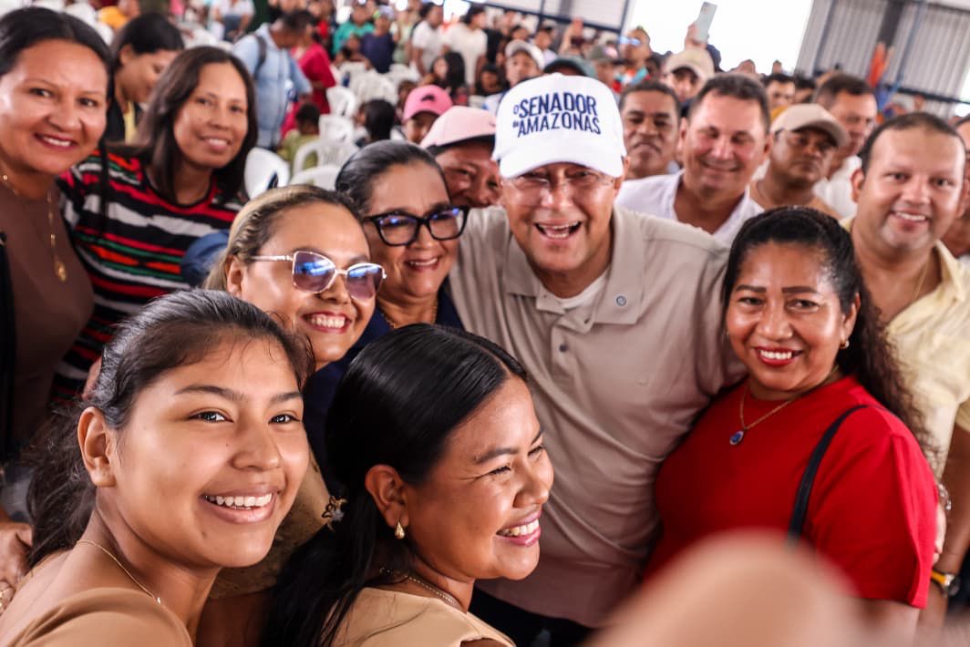 Eduardo Braga entrega obras, fortalece a saúde e acompanha serviços no Alto Solimões