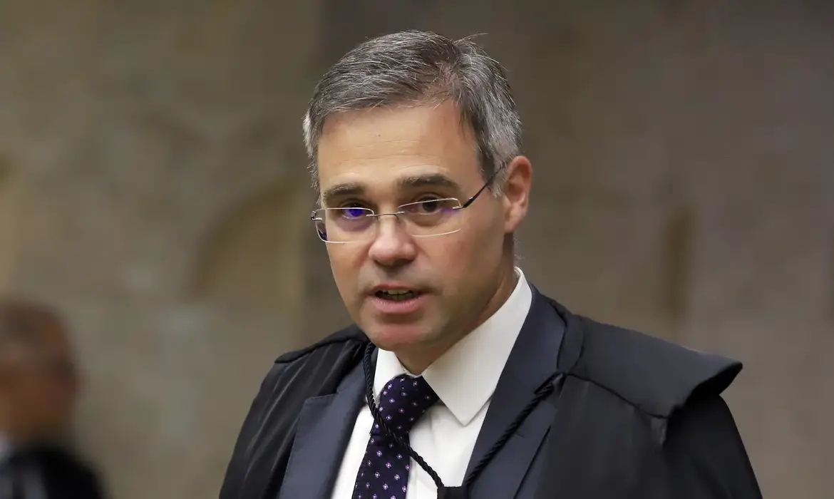 Mendonça homologa delação sobre financiamento do filme sobre Bolsonaro