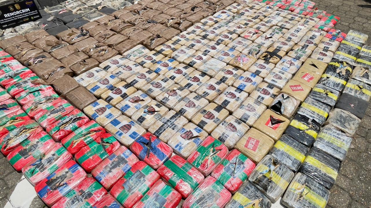 Casal é preso com 600 quilos de drogas em condomínio de luxo em Manaus
