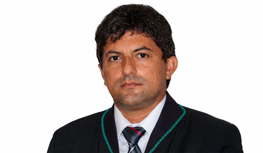 Juiz que agrediu esposa em Parintins é condenado à aposentadoria compulsória