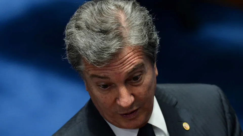 Presídio em Maceió adaptou sala de diretor para atender Collor