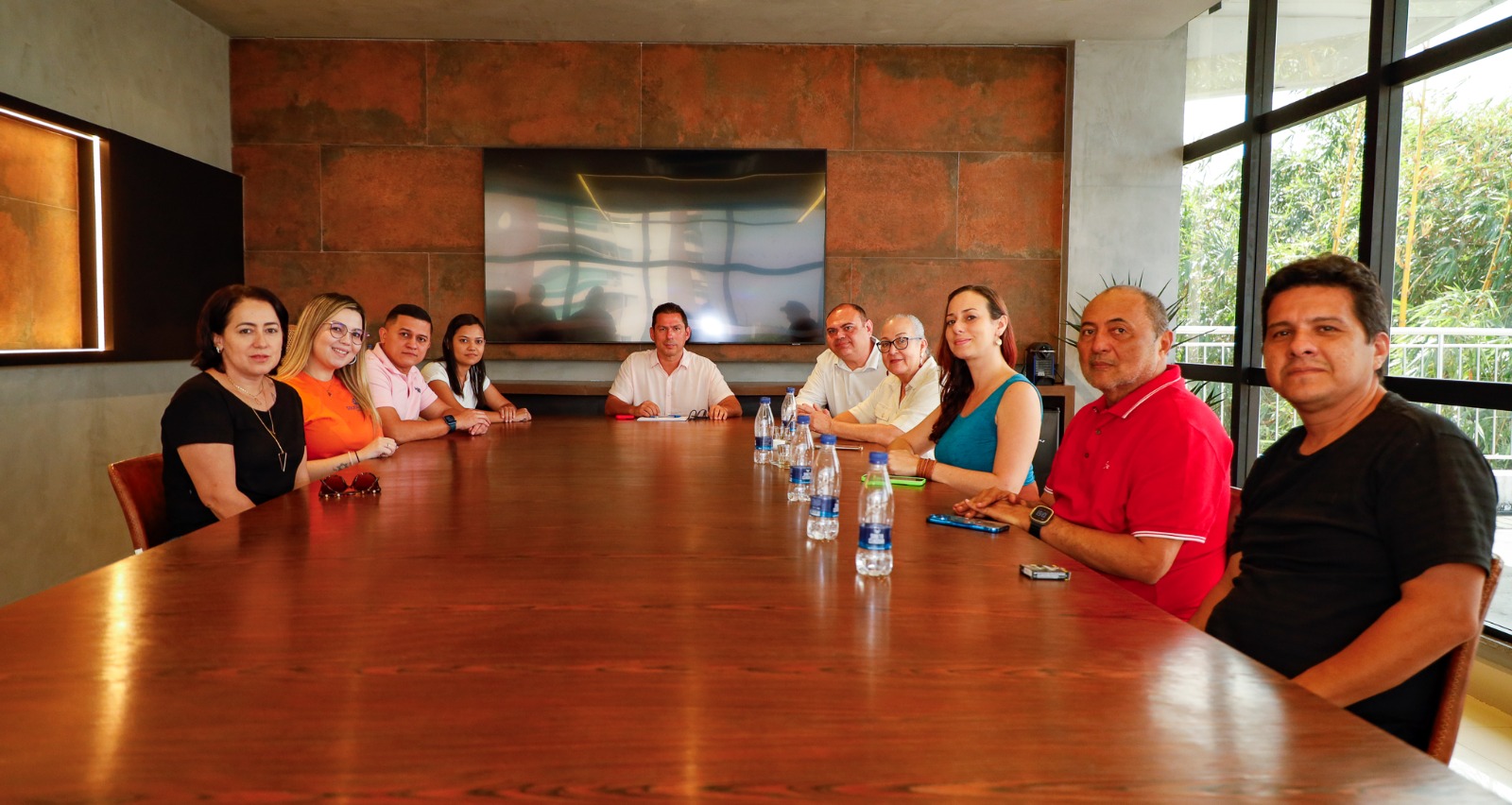 Partidos aliados se reúnem para debater e decidir vice de Marcelo