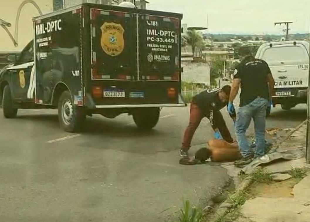 Vídeo: Homem é achado morto no bairro São Francisco, em Manaus