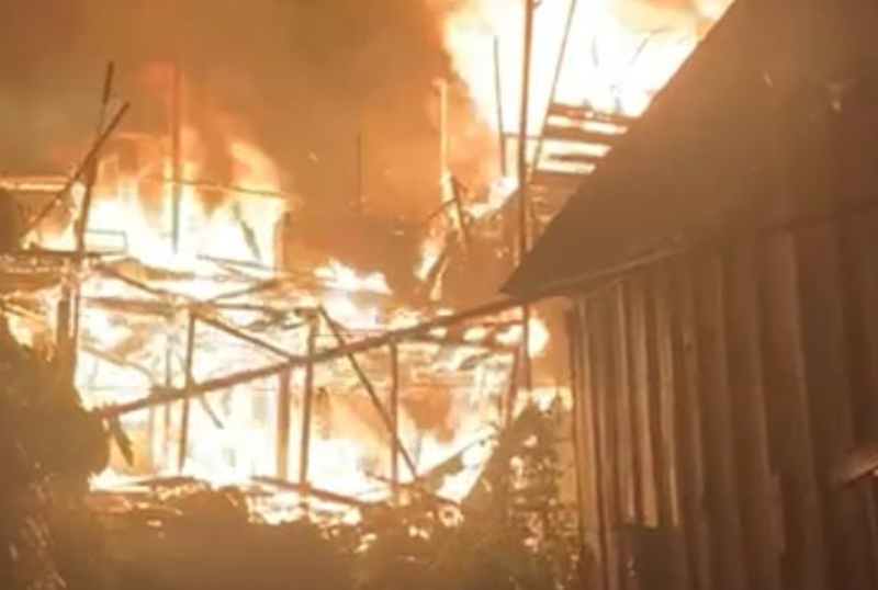 Vídeo: casas pegam fogo no bairro Santo Agostinho