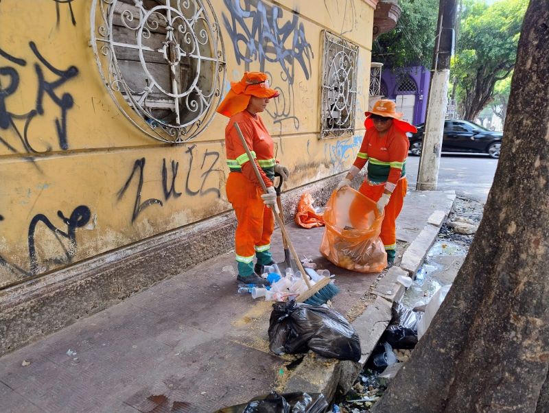 Prefeitura intensifica ações de limpeza na área central e em pontos estratégicos de Manaus