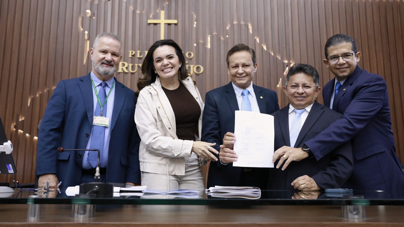 Após diálogo da Comissão de Aprovados, Assembleia do Amazonas homologa concurso público
