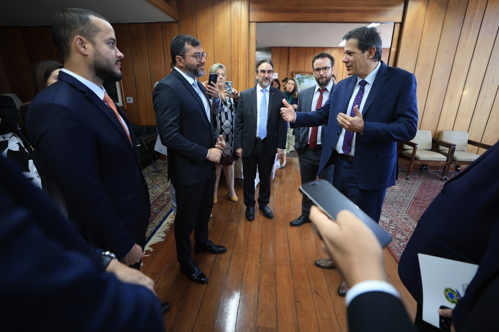 Relator da reforma tributária inclui proposta do AM que dá segurança jurídica à ZFM