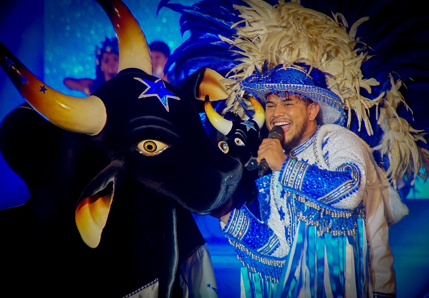 Caprichoso celebra Dia das Mães com Missa e Ensaio Show comandado por Patrick Araújo