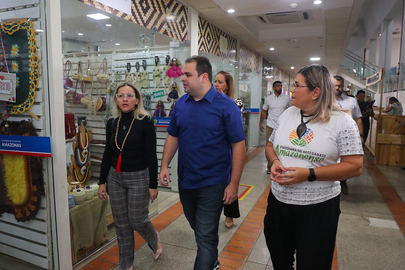 Governador em exercício, Roberto Cidade, visita Sine AM e destaca ampliação de vagas