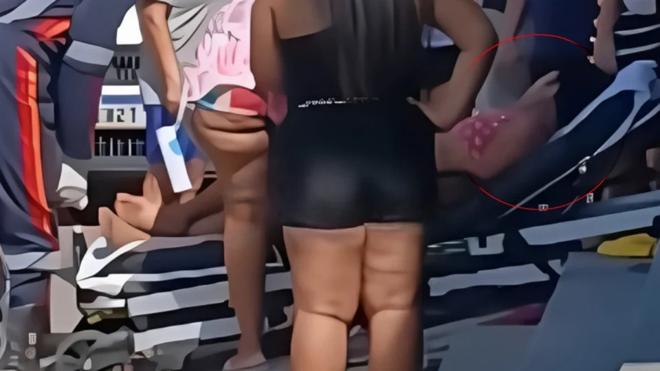 Mulher entra em trabalho de parto e dá à luz em rua de Manaus