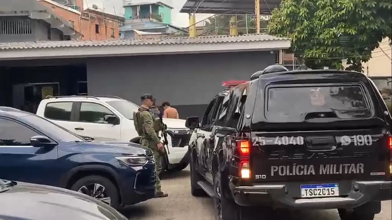 Operação prende suspeitos de monitorar policiais para alertar traficantes no AM